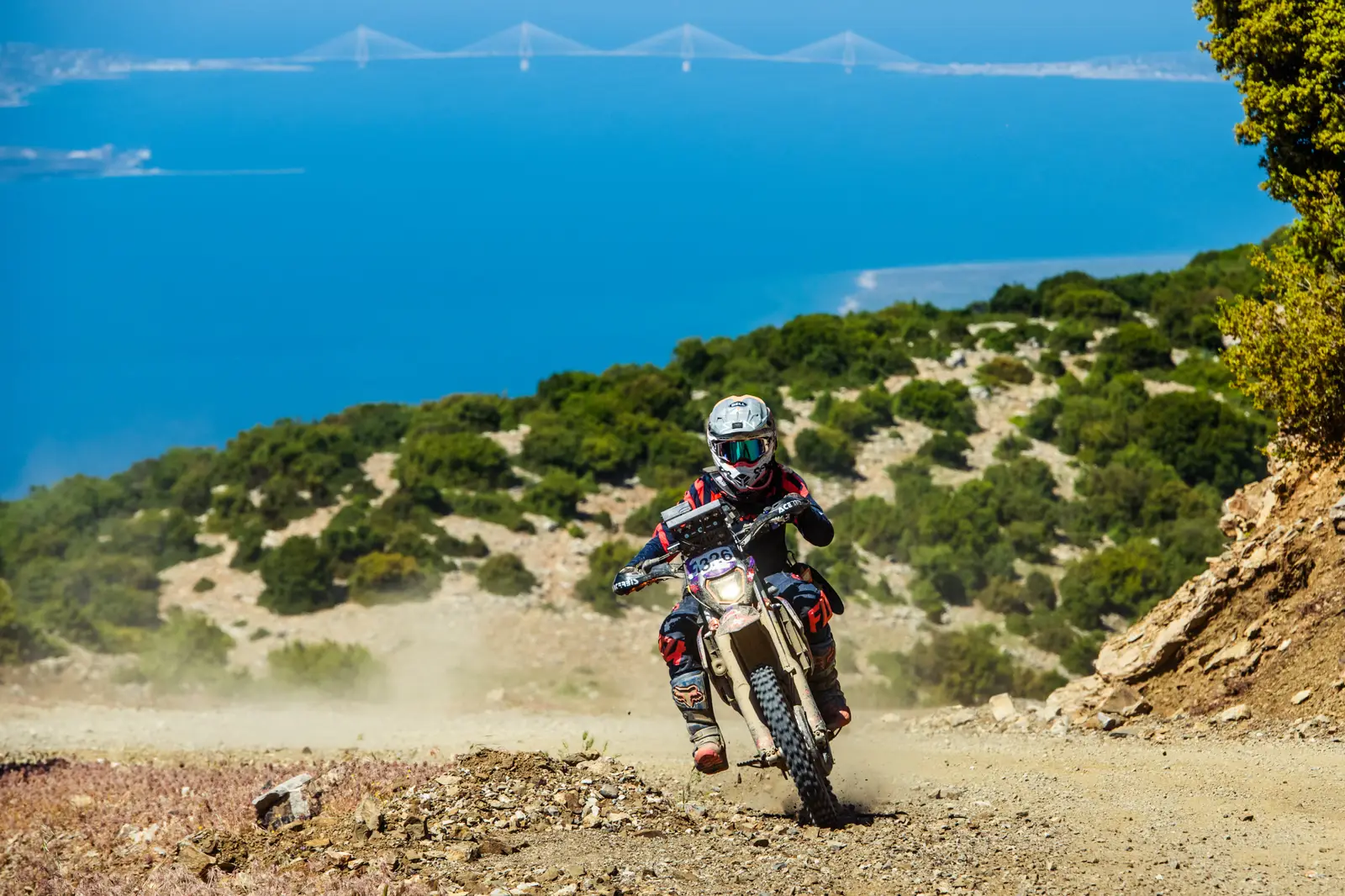 Jasmin Riccius auf einer Rallye-Etappe